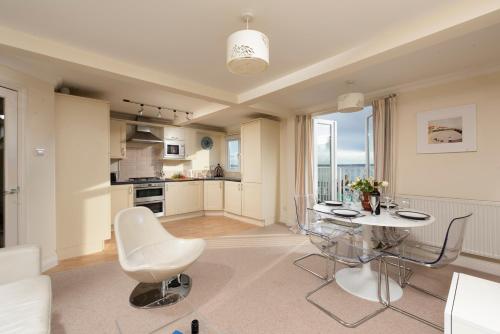 Waves Apartment, St Ives, St Ives
