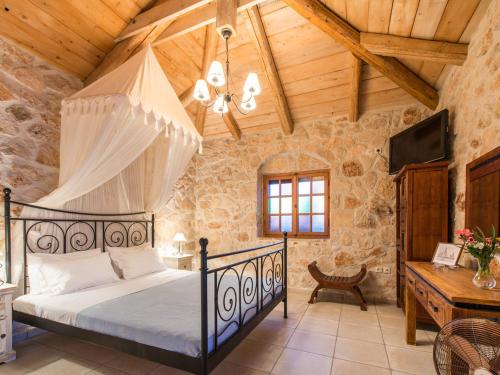  Korithi Villa Sleeps 8 Pool Air Con WiFi T248734 in Korithion