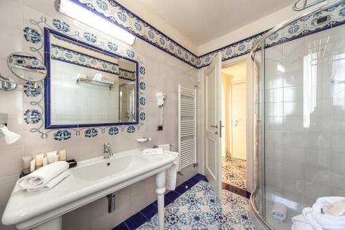 Palace Hotel - image 8