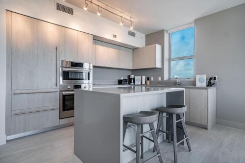 2 bedroom apartment on 29th floor Hyde Beach House in Hollywood, USA