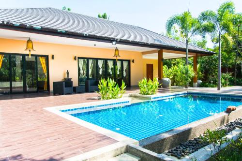 The Eight Green Pool Villa - Huahin
