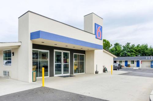 Motel 6-Troutville VA - image 7