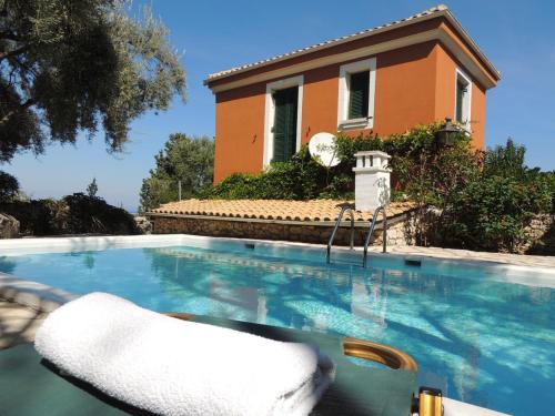  Lygia Villa Sleeps 4 Pool Air Con WiFi in 311 00 Lygia