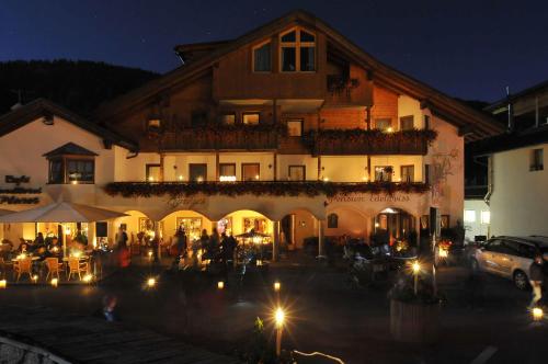 Pensione Edelweiss - Accommodation - San Cassiano