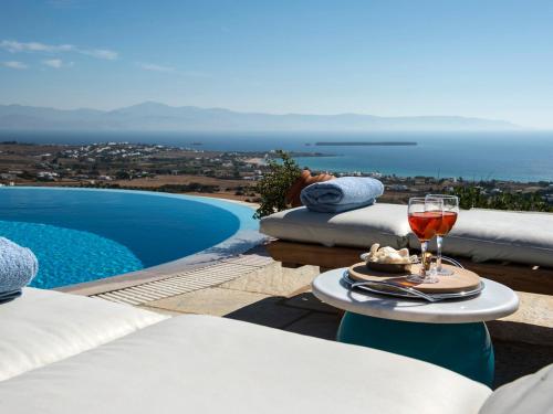  Drios Villa Sleeps 9 Pool Air Con WiFi in Drios