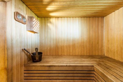 Szauna, Laucu Akmens in Skulte