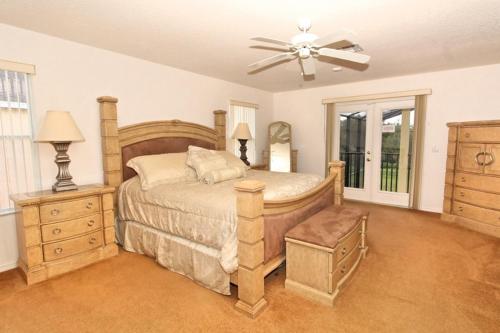 Ginormous 6 Bdm Villa with private Pool Spa villa - image 8