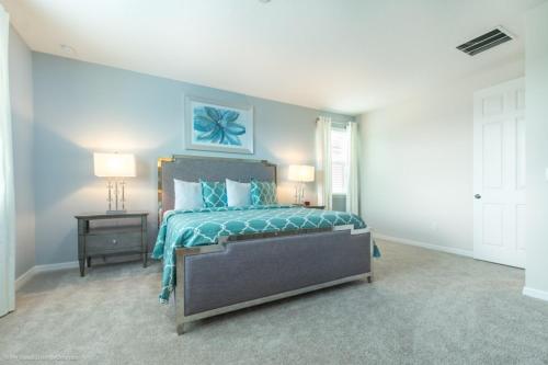Solara Resort - New 5 bedroom Villa home - image 2