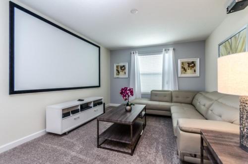 Private Golf Comm - 6 Bdm Villa with Pool Spa Games villa - main image