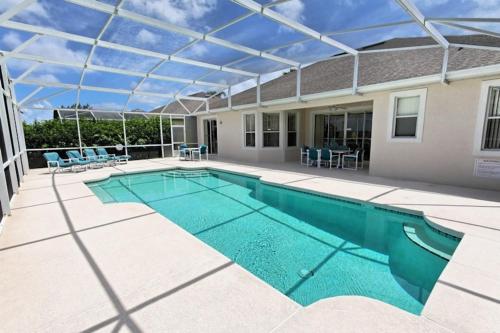 Delightful 5 Bdm Villa with private pool villa - image 6