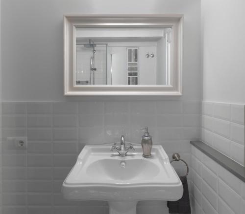 Rosselló Apartment - image 11
