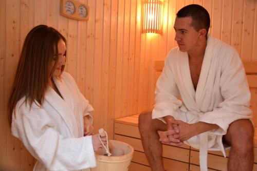 Hotel Zlatni Bor - image 13