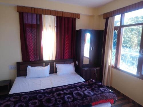 Apna Ghar B&B