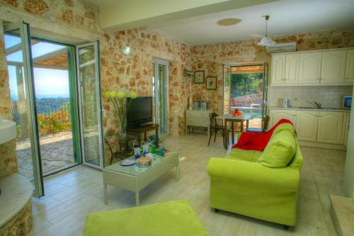  Ratzakli Villa Sleeps 2 Pool Air Con WiFi in Ratzaklíon