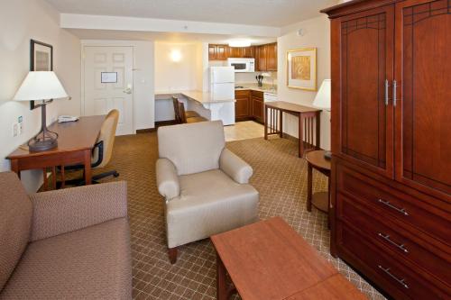 Staybridge Suites Indianapolis-Airport, an IHG Hotel