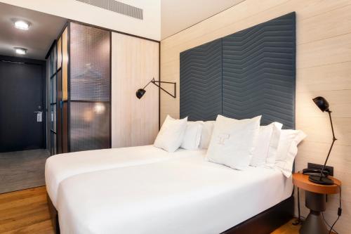 One Shot Tabakalera House - image 14