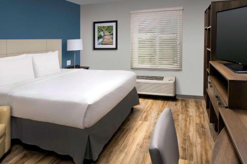 WoodSpring Suites South Plainfield in South Plainfield