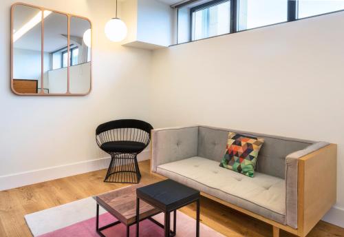 One Shot Tabakalera House - image 12