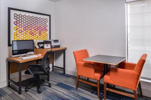 Holiday Inn Express Westley an IHG Hotel - image 2