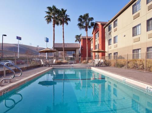 Swimming pool, Holiday Inn Express Westley in Westley (CA)