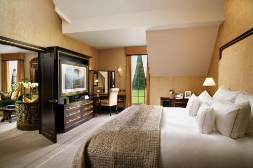 Grantley Hall - image 2