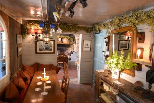 The Woolpack Inn - image 4