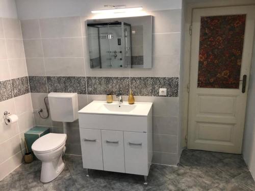 Two-Bedroom Apartment image 6