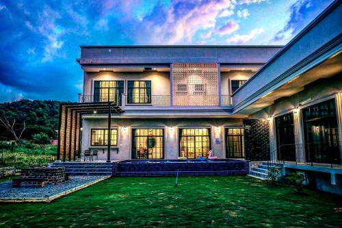 Villa de La Lune Khao Yai Villa de La Lune Khao Yai