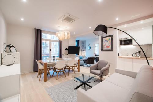 SUITE COCTEAU : au cœur de la Rive Gauche, neuf, design, 2/4/6 personnes, París