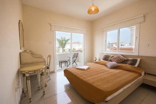 Tranquility 4 bedroom villa, Protaras (zdjęcie 8)