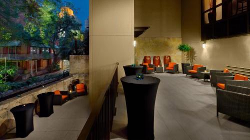 Holiday Inn San Antonio-Riverwalk By IHG - image 4