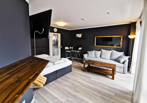 stylish studio - close to city centre - netflix - balcony 942m von Bahnstadt entfernt