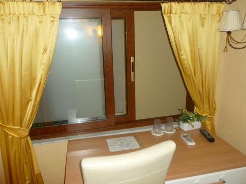 Economy Double Room - Attic image 10
