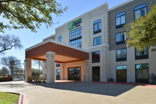 Holiday Inn Express & Suites Austin North Central, an IHG Hotel