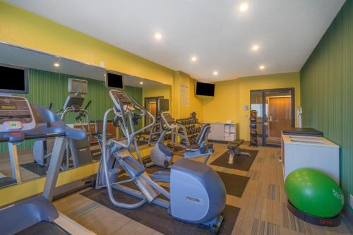 Holiday Inn Express Hotel Howe / Sturgis an IHG Hotel - image 5