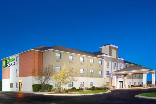 Holiday Inn Express Hotel Howe / Sturgis an IHG Hotel - image 9