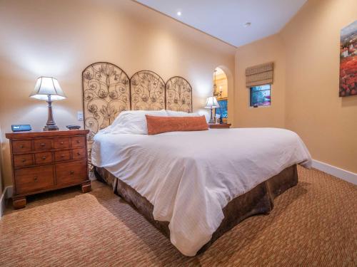 Su Nido Inn Room Type - Luxury Suite 4