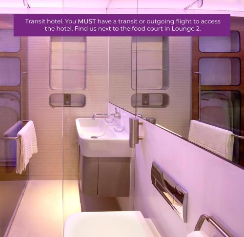 YOTELAIR Amsterdam Schiphol Transit Hotel - image 3