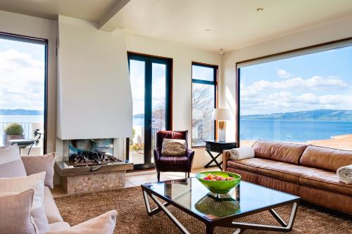 On The Point - Lake Rotorua Room Type - Four-Bedroom Villa