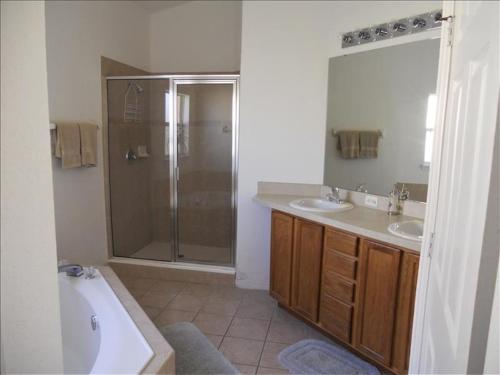 52 Andalusia House - image 8