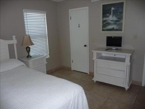 Saida I Condos S1506 - image 4
