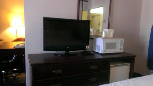 Super 8 by Wyndham Lethbridge, Lethbridge (photo 10)