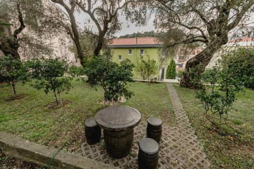 Olive Garden Apartment - main image