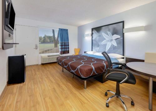 Super 8 by Wyndham Fort Smith in Jenny Lind, USA