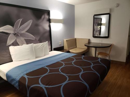 Super 8 by Wyndham Fort Smith in Jenny Lind, USA