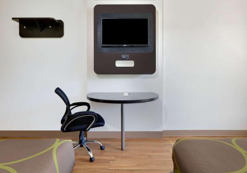 Super 8 by Wyndham Fort Smith in Jenny Lind, USA