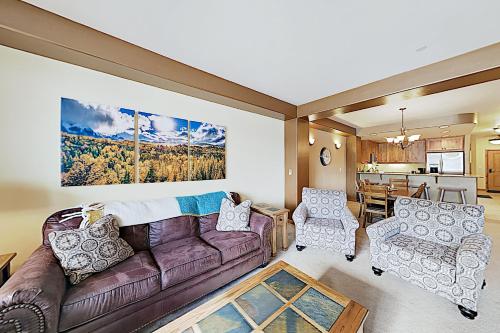 New Listing! Lake-Side Gem with Mountain Views townhouse - image 4