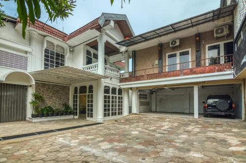 B&B Candi - RedDoorz Plus near Akademi Kepolisian Semarang 3 - Bed and Breakfast Candi