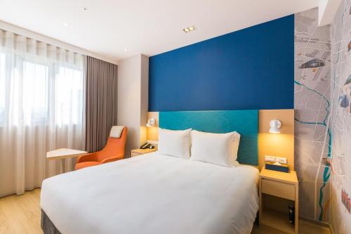 Holiday Inn Express Taichung Fengchia, an IHG Hotel