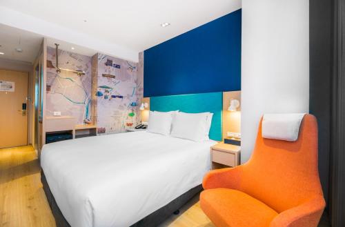 room detail thumbnail 1